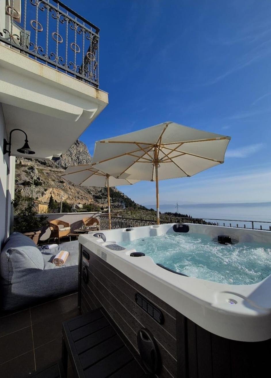 Holliday Home Alida With Jacuzzi 포드고라 외부 사진